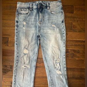 Rogue ~ distressed light denim skinny jeans ~ men’s size 28
